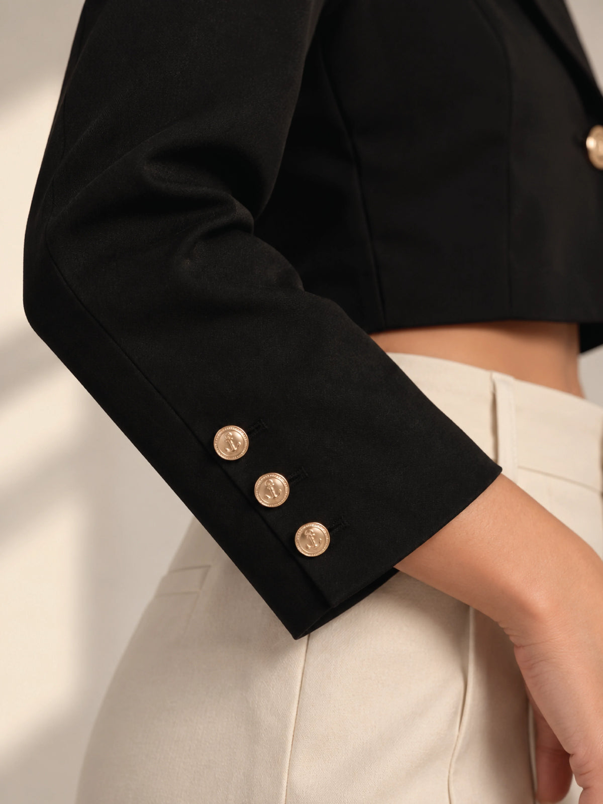 Detailed Crop Blazer - Black